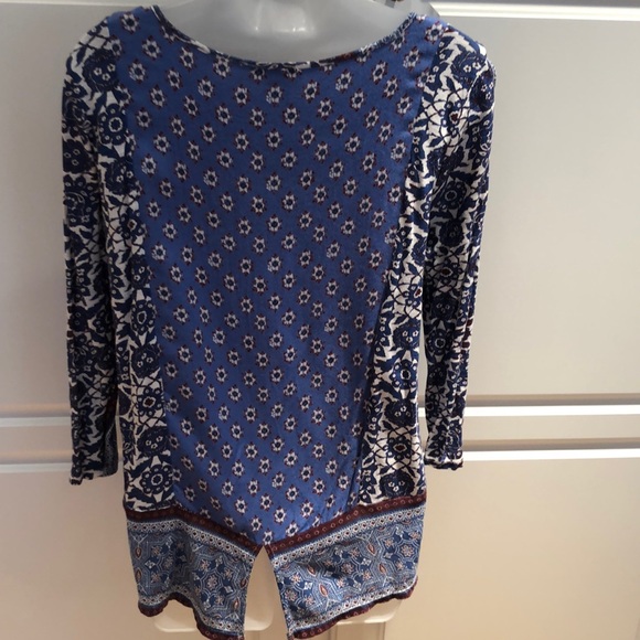 Lucky Brand scoop neck shirt. Size small - Picture 2 of 6